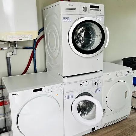 Neuwertiges Apartment: Glasfaser-wlan Und Privatparkplatz * Freiberg am Neckar