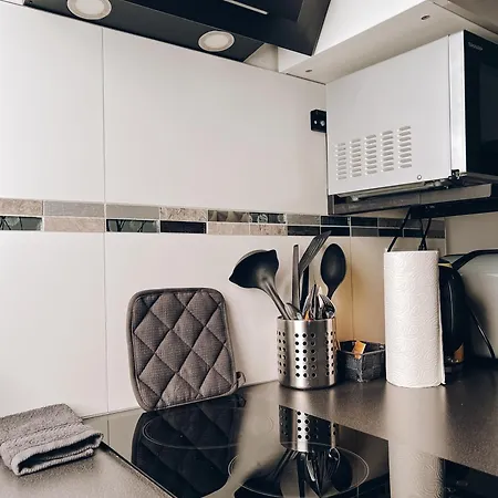 Neuwertiges Mit Schnellem Wlan, Netflix, Glasfaser, Kostenlose Privatparkplatz Auch Für Transporter Geeignet R8 Freiberg am Neckar