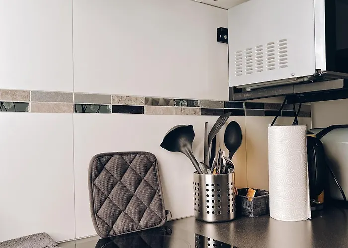 Neuwertiges Mit Schnellem Wlan, Netflix, Glasfaser, Kostenlose Privatparkplatz Auch Fuer Transporter Geeignet R8 Freiberg am Neckar